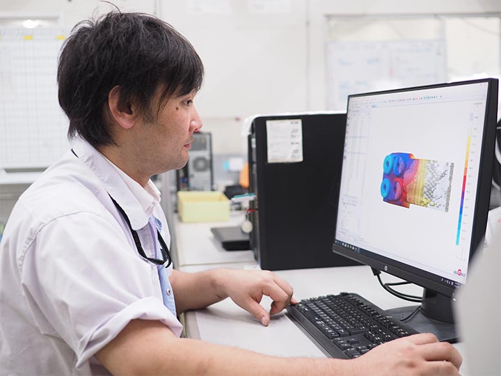 最新の3DCADによるモデリングと豊富な試作工法のアプローチ
